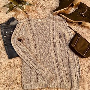 ❤️ EUC Aeropostale cable knit sweater